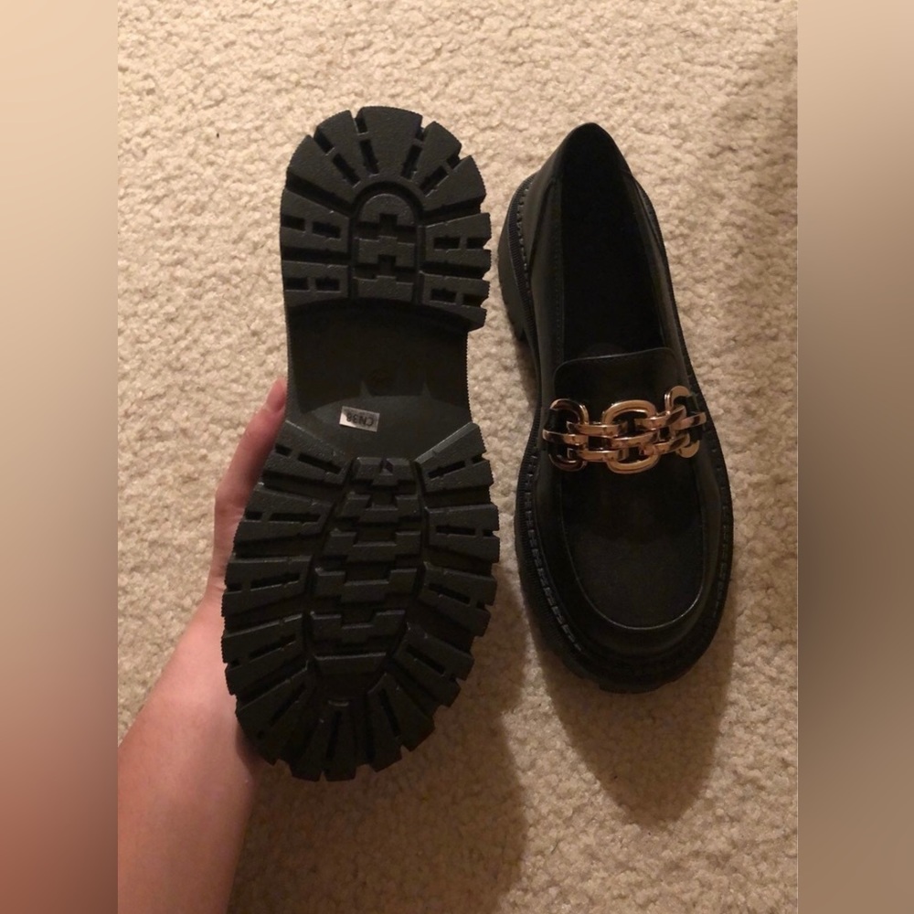 Shoes - Picture 7 of 8